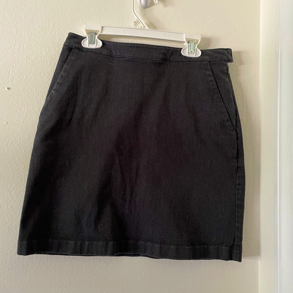Dark Grey Ann Taylor skirt, size 4